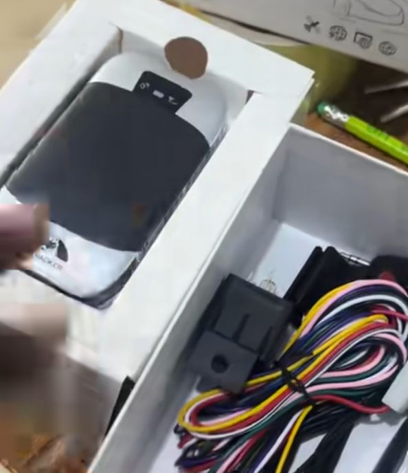 GPS TRACKER pour la suveirllance