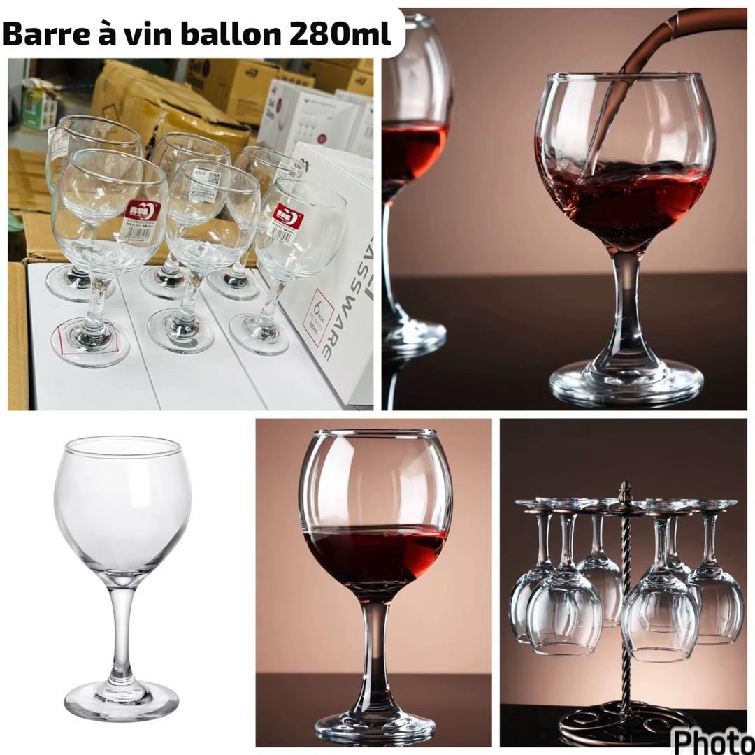 Un chics verre en vin ballon