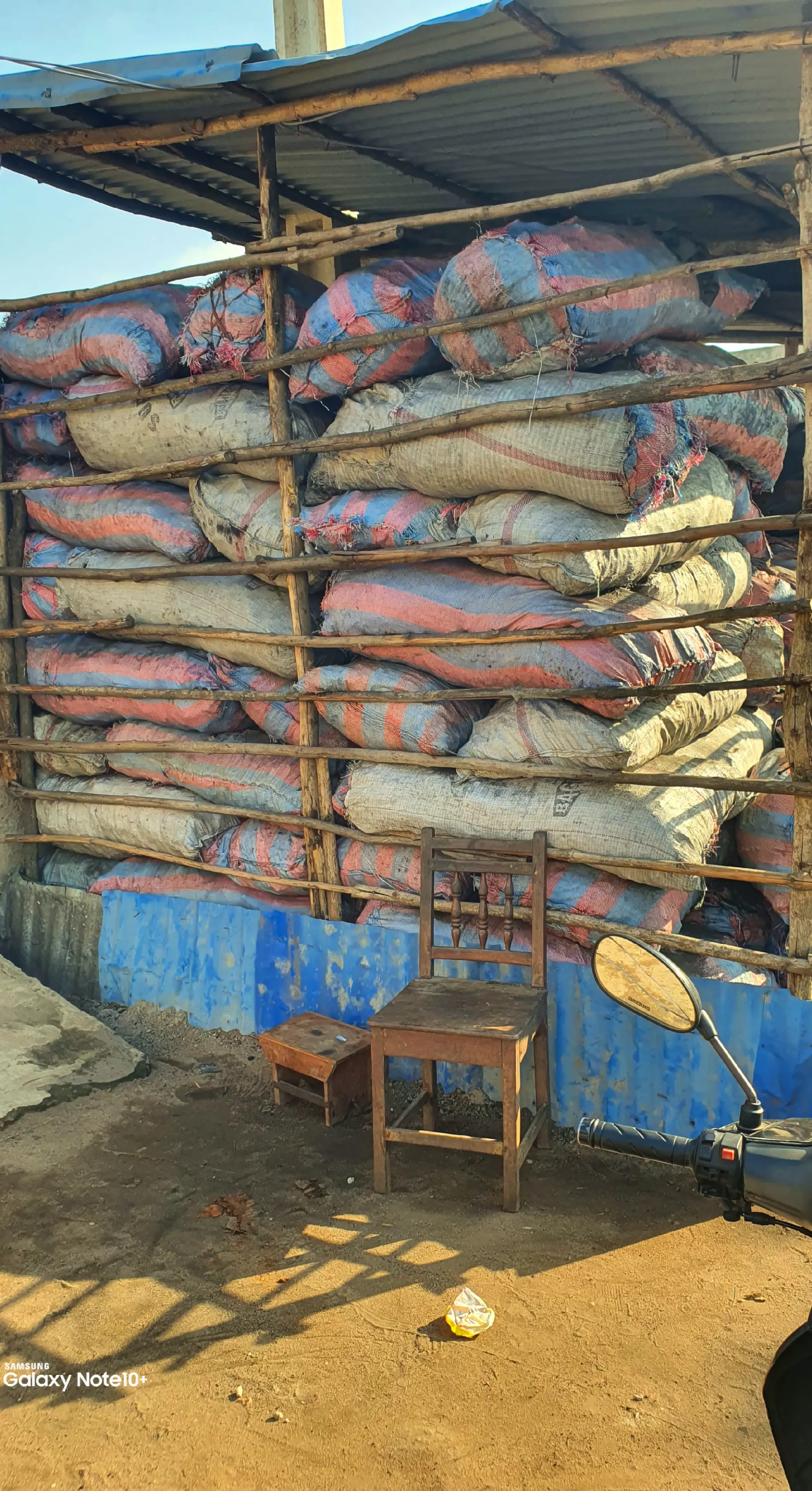 La vente de charbon en gros et en détail